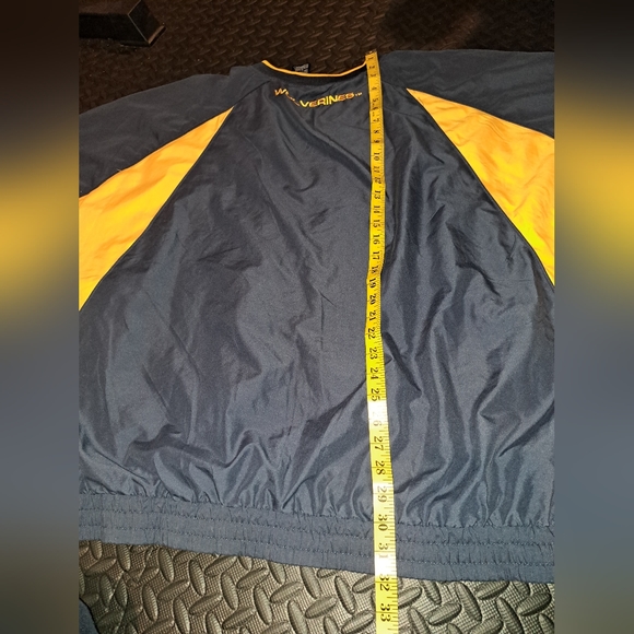 Vintage NCAA Michigan university Wolverines Starter Jacket - Picture 9 of 11